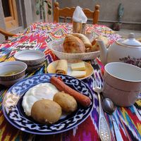 朝食、ジャムは薔薇