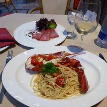 イセエビのトマトグリルとパスタ