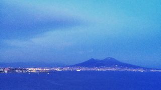 ポジリポの丘からの夜景