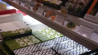 白桃のカステラが美味しい