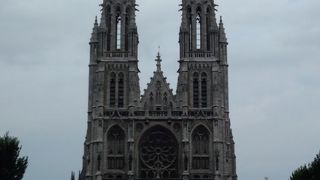 街の中心の壮麗な大聖堂