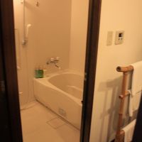 お風呂は洗い場もあり、浴槽も大きいです