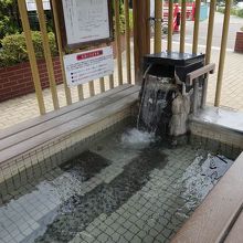 一応ドバドバと温泉が投入されてます。