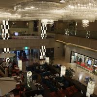 2Fが駐車場との連絡通路