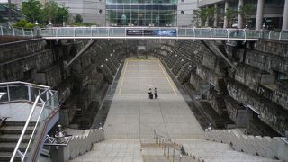 城の石垣のようにも見えます。