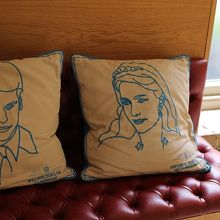 宮殿内の廊下にあったクッション（他の顔もアリ）