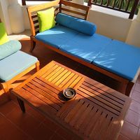 八角形の大きなバルコニーはデイベッド付