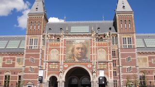 美術館は撮影ＯＫでレンブラントやフェルメールの絵を写せました。