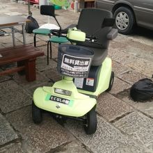 貸し出してくれるというセニアカー