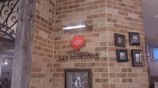 ワッフルとドリンクでひと休み。