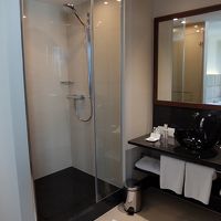 洗面所・シャワーブースと部屋の間に仕切りがありません！