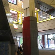 建物内は綺麗ですね