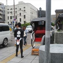 人力車が各所でスタンバイ