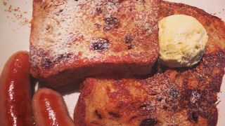 表参道のカフェで朝ごはん