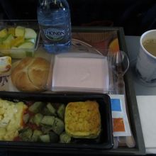 帰りの飛行機。朝食。