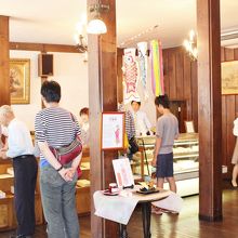 多くの人で賑わっていました