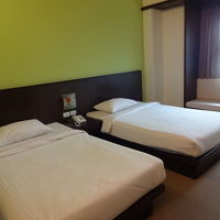 部屋の窓からThe Mallの建物がみえます。