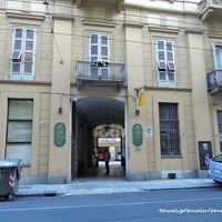 車で来たらここから入ります。