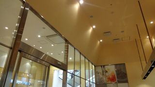 落ち着いた雰囲気で紅茶を。