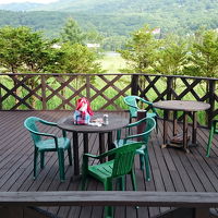 このデッキスペースは心地よい。ビールを持ってきてゆっくり