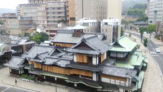 道後温泉を上から見ることができます