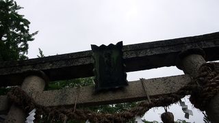 松陰神社境内にある松門神社と萩の変七烈士の石碑を眺めました