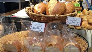 池袋駅東口いけふくろうのすぐ近くにあるポンパドウル