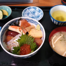 海鮮丼