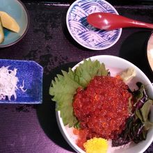 イクラ丼
