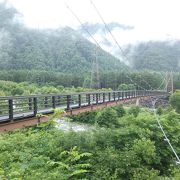 大きな吊り橋