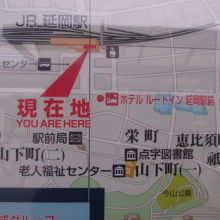 駅前の地図に一応公園としての領域が示されています