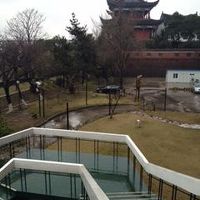 部屋によっては川沿いの美しい風景が見れます