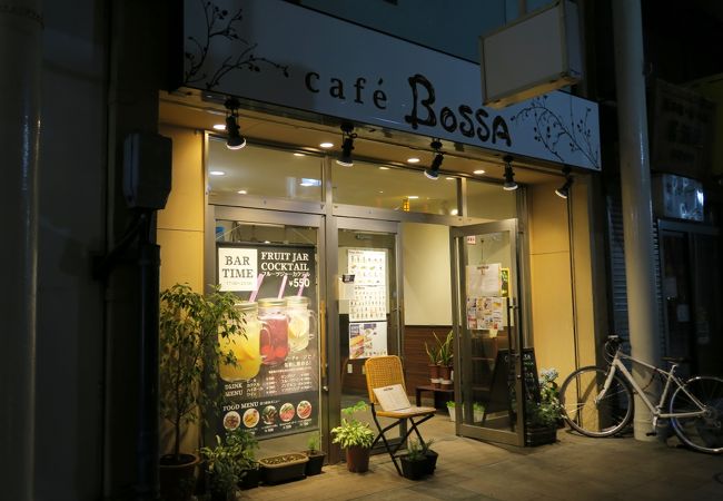 青森駅近くで時間をつぶすのにいい店です。