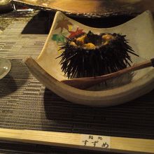 先付の殻付きうに