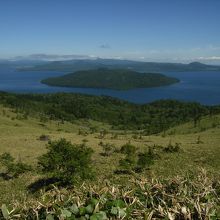 美幌峠から見た屈斜路湖・中島