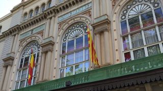 ランブラス通りの真ん中あたり