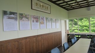 ２階には、テーブルとイスが用意されていて、屋内なので雨の心配が有りませんが、天気の日には、遥か遠くを見渡せるそんな空間が有ります。