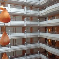 吹き抜けの廊下