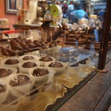 通りのチョコレート屋