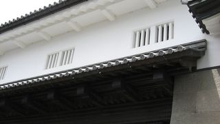 兼六園からすぐの門です。