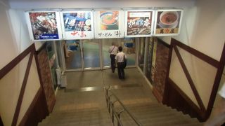 津駅前の複合施設