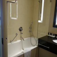 オシャレだけどカーテンがないのでシャワー使いにくい