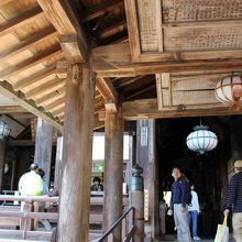 本堂入り口です