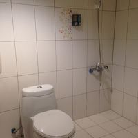 シャワースペースはカーテンもなく、水浸しになります(-_-;