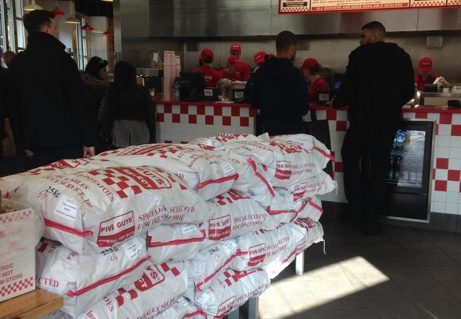 アメリカンバーガーのお店