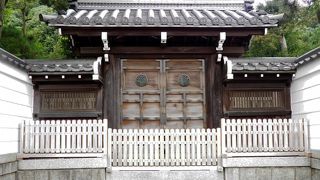 明治に制定された、入水した天皇の陵墓