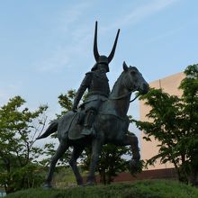 井伊直政公の銅像