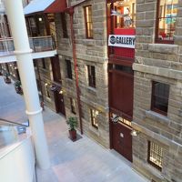 ホテル内にオシャレなギャラリーがありました