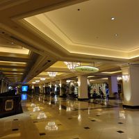 ホテルのロビー。