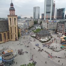 眺めが最高で、カタリーナ教会、高層ビルもよく見えます